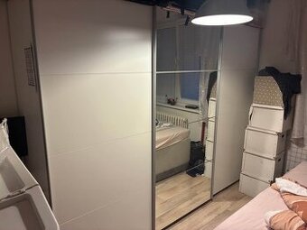 SKŘÍŇ S POSUVNÝMI DVEŘMI ERNIE - 1