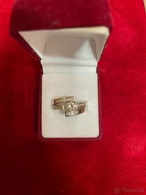 Zlatý prstýnek s Brilianty