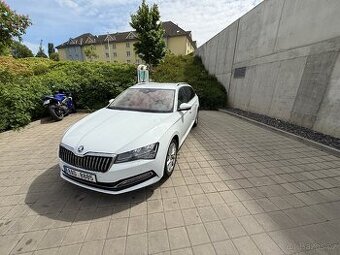 BOLT UBER Pronájem vozů Škoda Superb III, Octavia IV,