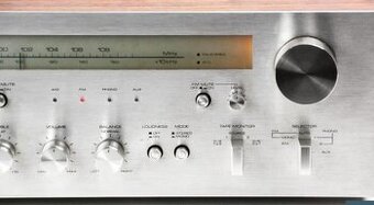 JAPONSKÝ PŘIJÍMAČ AKAI AA- 1050