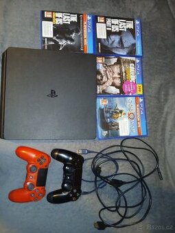 PlayStation 4 Slim 500GB + 2 gamepady + 4 hry