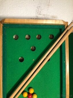 Retro stolní kulečník