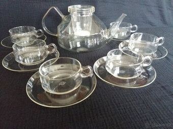 Starožitný čajový servis z varného skla.