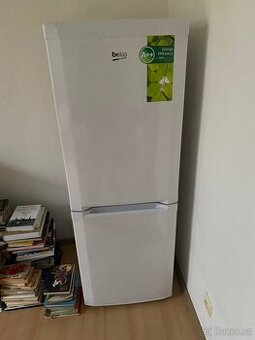 Lednička s mrazákem Beko