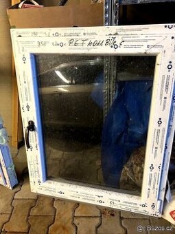 Okno 79 x 92 cm, doprava