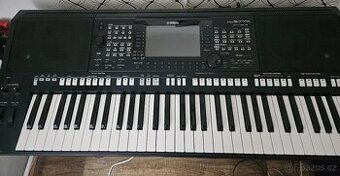 Yamaha Psr S775