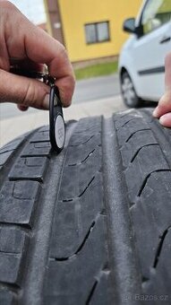 Prodám pneu 4x pirelli 235/55 r18 100v letni