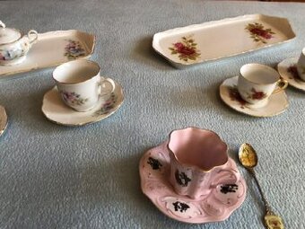 2x PORCELÁNOVÝ DVOJTÁC S ŠÁLKY+PODŠÁLKY  A  RŮŽOVÝ ŠÁLEK