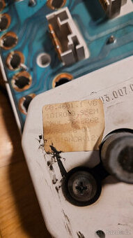 Přístrojové budíky Fiat Uno, Logo