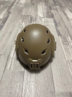 Airsoft helma Emerson Gear FAST – Dark Earth | TOP stav