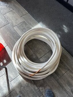 Mědená trubka na tepelné čerpadlo nebo klimatizaci.