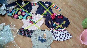 Nové dívčí tuniky, šaty