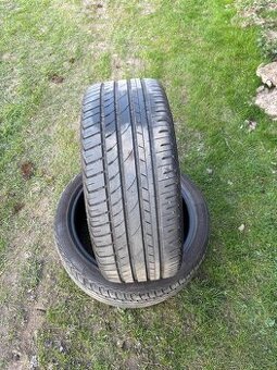 235/40 R19 96y