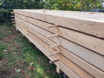 Stavební řezivo, hranoly, fošny, latě, prkna.