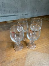 Křišťálové sklenice na víno se zlatým okrajem - 1