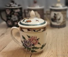 Čínský hrníček porcelán bílý zdobený