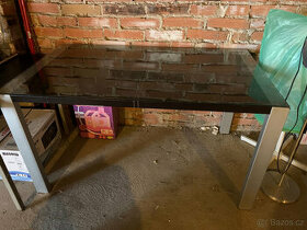 Jídelní stůl, 2x odkládací stůl Ikea, psací stůl Micke Ikea