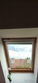 Prodám střešní okna VELUX (použité) - 1