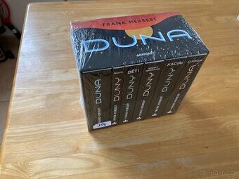 Sěratelský box knih DUNA - hledá svého pravého majitele