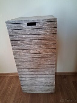 Prodám skříňku z teaku