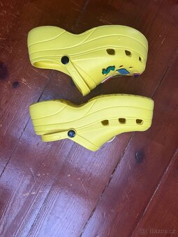 Nove crocsy sinsay pltforma