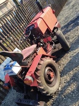 Prodám traktor - 1