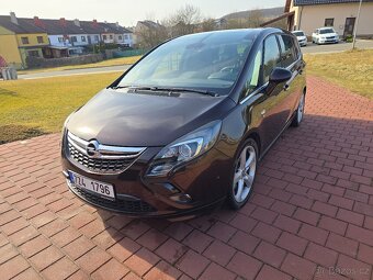 Opel Zafira bi-turbo OPC line 7. místné