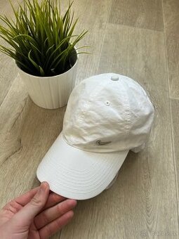Nike bílá kšiltovka 🧢