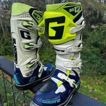 MX Kalhoty dresy Gaerne SG12 rukavice přilby - 1
