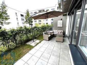Pronájem moderního bytu 2+kk (56,6 m2) s předzahrádkou a ter