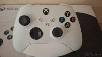 XBOX SERIES S 1,5 TB + 2 ovladače