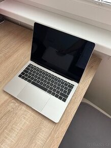 Apple Mac Book PRO 13” A1708