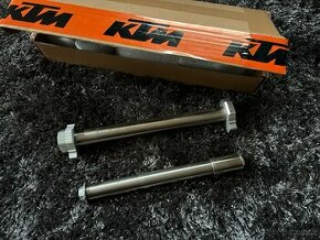 Ktm SX/ XC zadna oska a kocky
