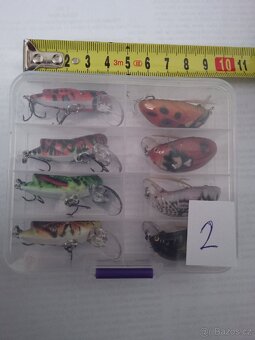 Prodám sadu 8ks nových woblerů - kobylka/brouk
