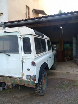 Nákladní automobil terénní, Land Rover Defender 90 TDI