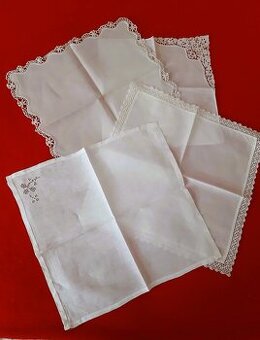 Pro sběratele: 4 batistové kapesníčky (kolem r. 1920)