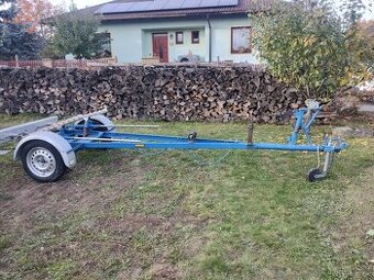 Přívěs pod loď