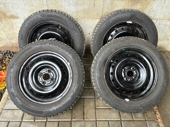 Zimní sada kol 4x100 175/65 R15 + poklice Suzuki