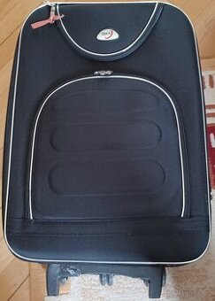 Cestovní střední kufr