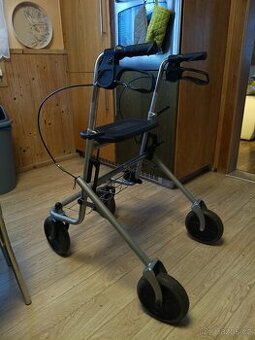 invalidní chodítko