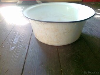 smaltovaný dřez (škopek)