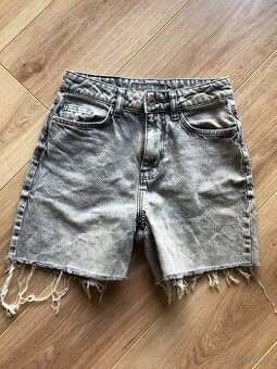 Kraťasy, velikost 32