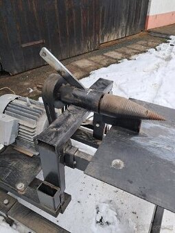 Štípačka na dřevo