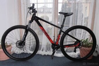 Horské kolo Ghost Kato 29 ALU Black/Riot Red M