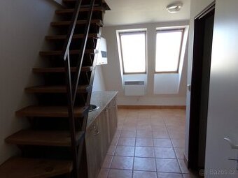 Pronájem bytu 1+1, Podnásepní, 50m2