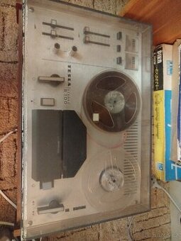 Magnetofon Tesla b 100