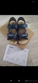 Dívčí sandále Baťa 28.