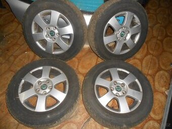 prodam alu kola skoda 195/65/R15 , 5x 112 zimni pneu