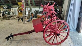 Hasičský hadicový naviják