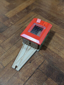 small foot Dřevěné depo k vláčkodráze